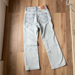 Levi’s high waisted straight leg light wash jeans 90s